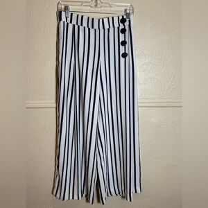 Zara White and Blue Striped Wide Leg Cropped Pants Flowy Elastic Waist M pockets